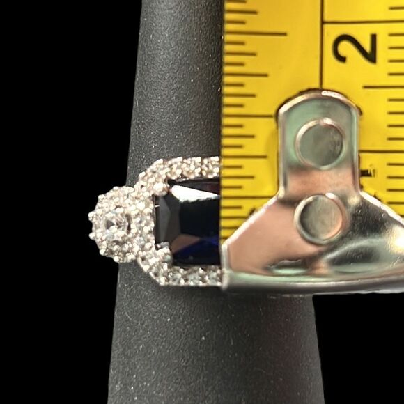 Blue Sapphire Ring Woman’s Size 6 Sterling Silver 925 Simulated Stone CZ Halo - Picture 9 of 9